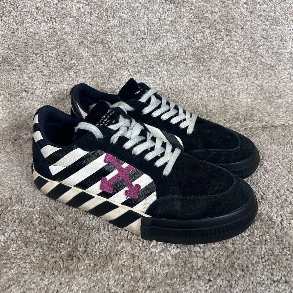 Off-White Vulcanized Low-Top sneakers Women’s Size 7.5